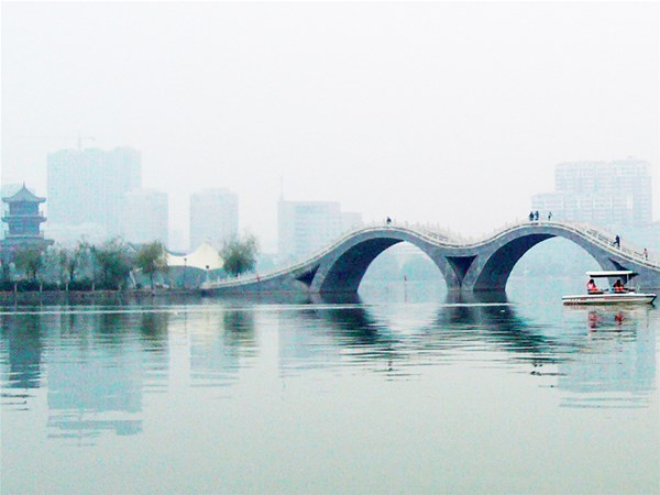 上車(chē)，帶你游玩帶你飛